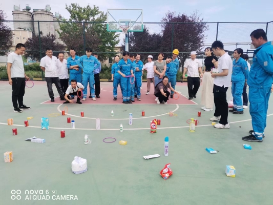 開展套圈圈趣味活動-圖片2 開展套圈圈趣味活動-圖片2